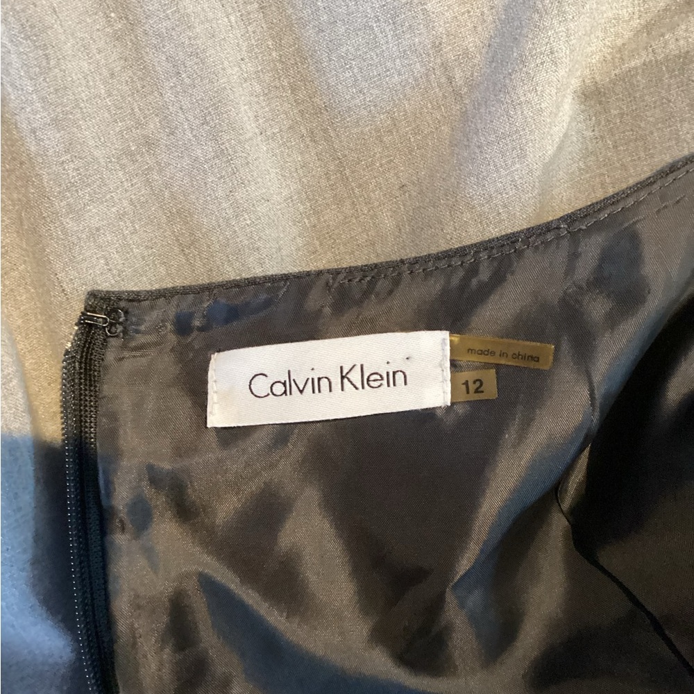 EUC Calvin Klein charcoal gray zipper Sheath Dress size 12. - Picture 6 of 7